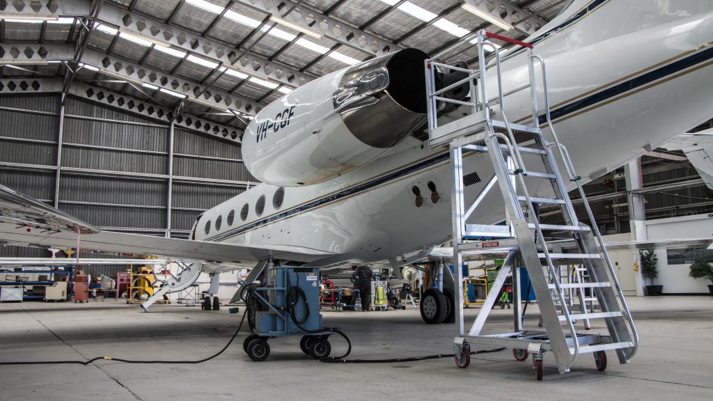 Maintenance stands, platforms, and specialised ladders SafeSmart