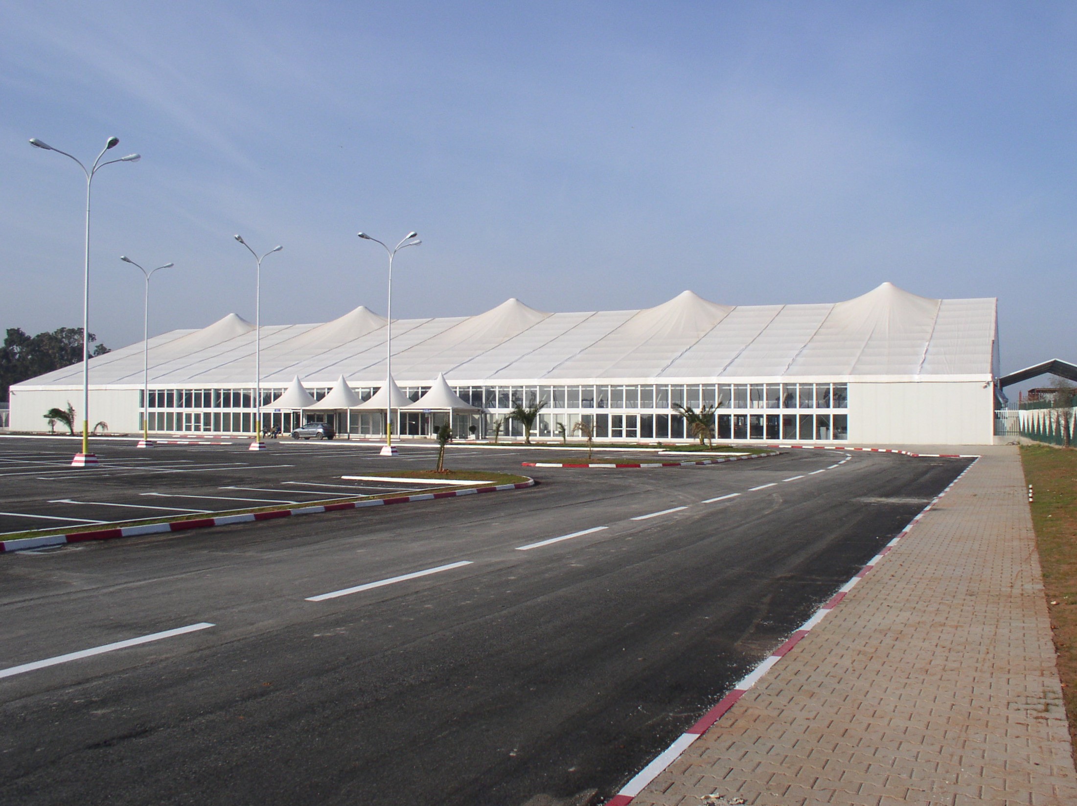 Semipermanent Airport Terminals, Buildings and Hangars Röder
