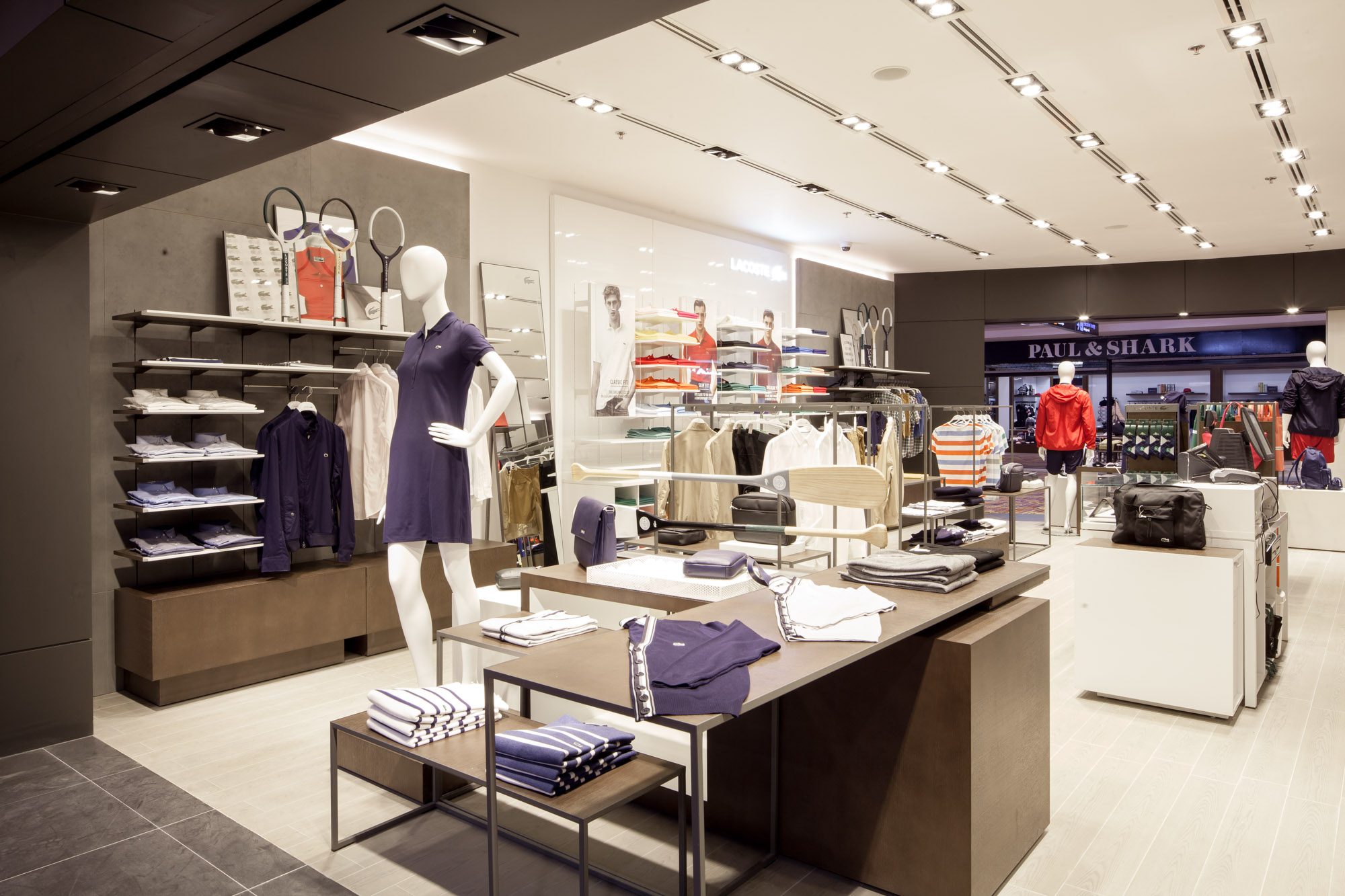 Concourse Display Management - 6 Flagship Stores, 6 Luxury Brands For ...