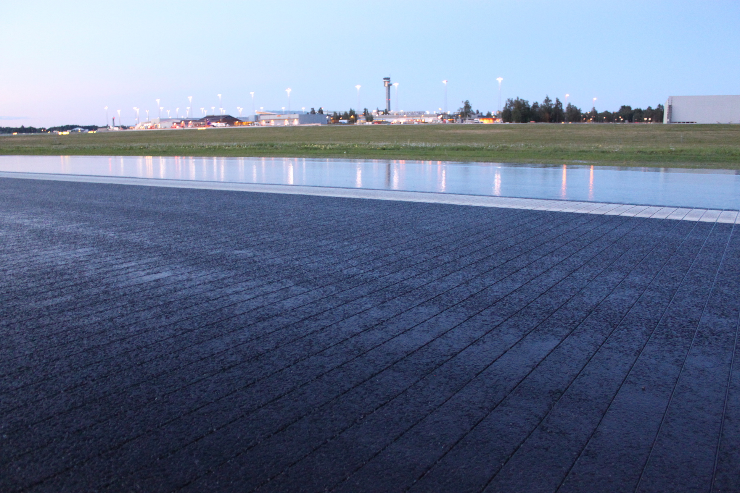 Runway Grooving Specialists Veidekke Industri AS, Airfield solutions