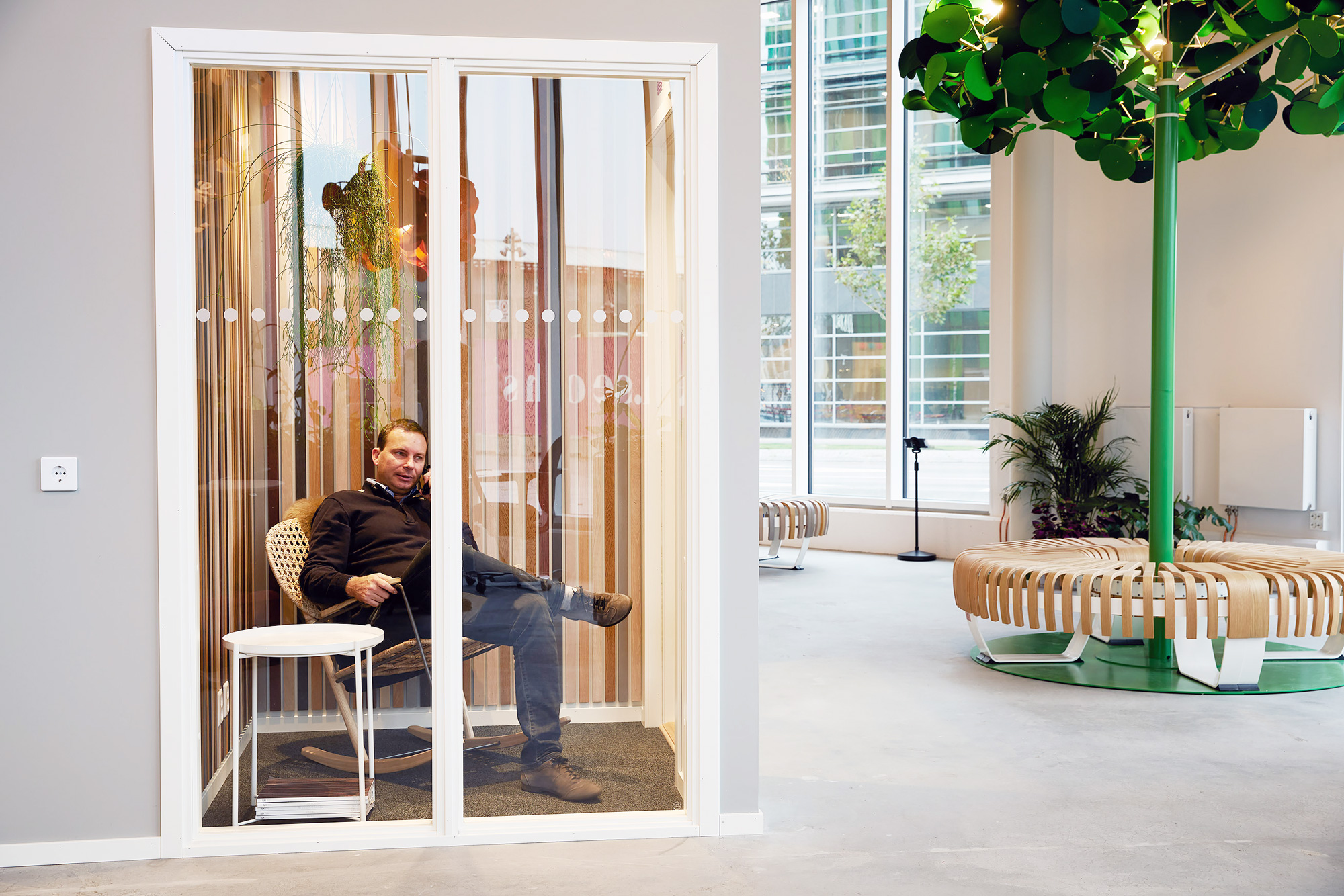 Green Furniture Concept LeafLampMetalTree001 Airport Suppliers