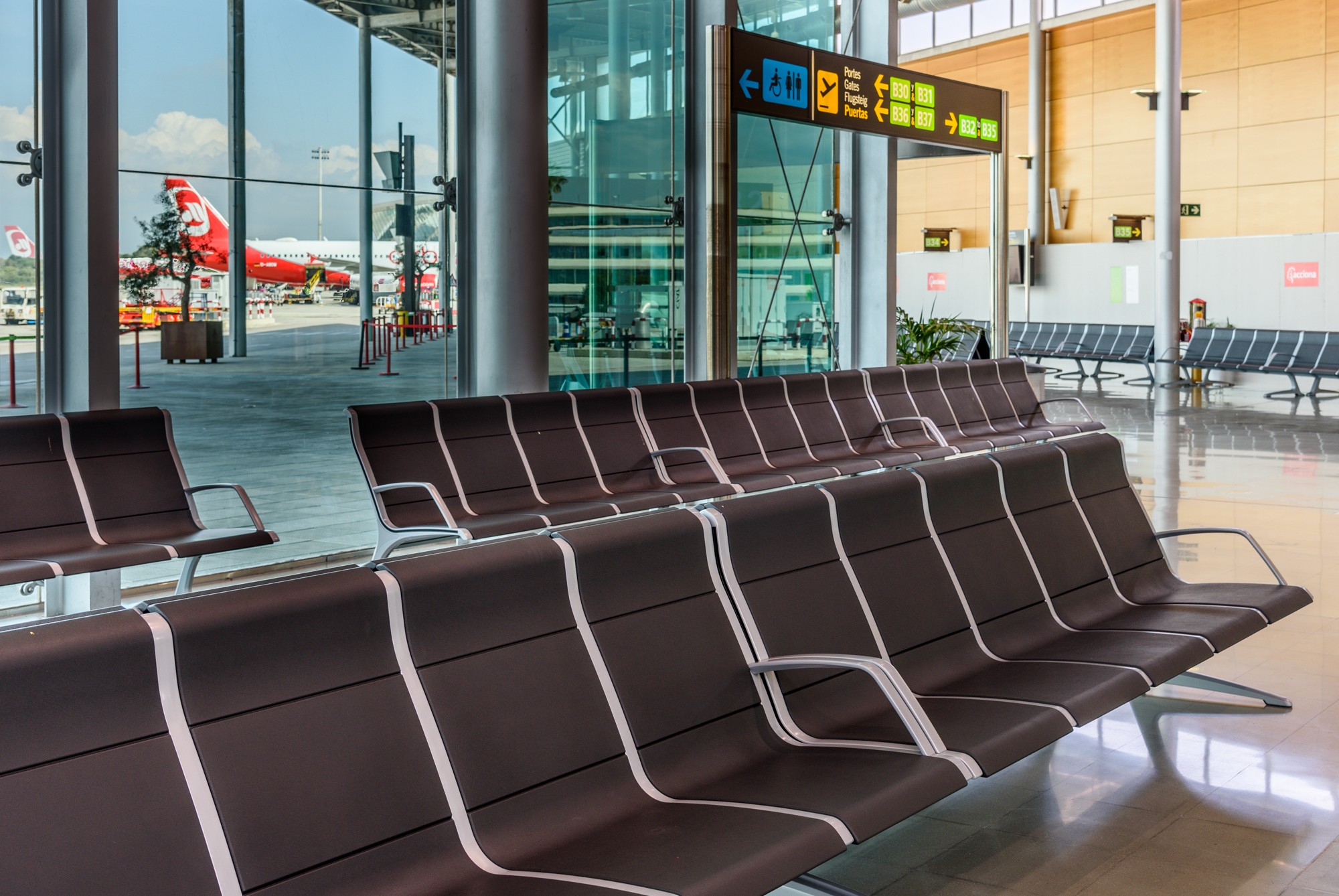 Airport Seating Manufacturer ACTIU Seating Design and Manufacture