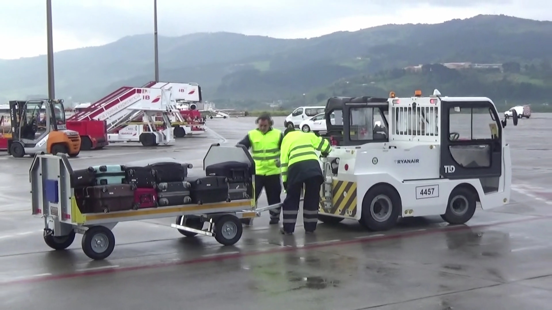 Airport Baggage Trailers Airport Suppliers