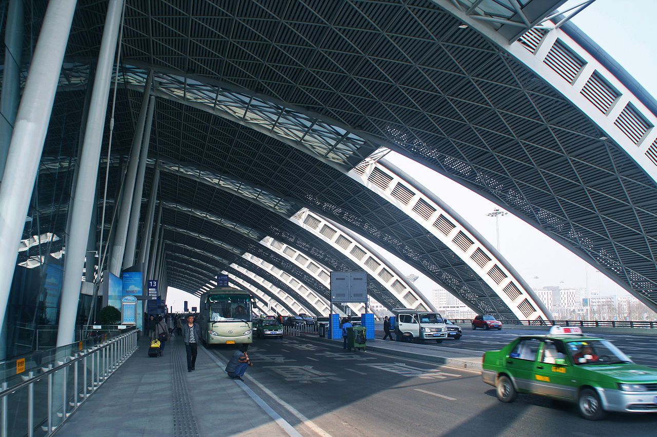 Chengdu Shuangliu International Airport 1280px-Outside_of_CTU_Terminal_2 - Airport Suppliers