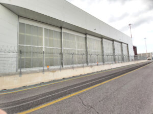 NAVIONIX - Walls in motion and hangar doors