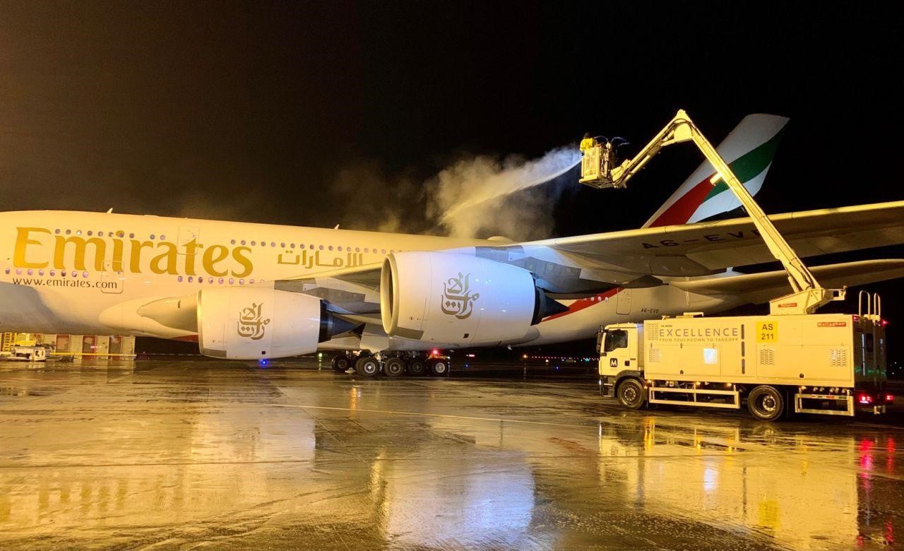 Aircraft deice/antiice vehicle Airport Suppliers