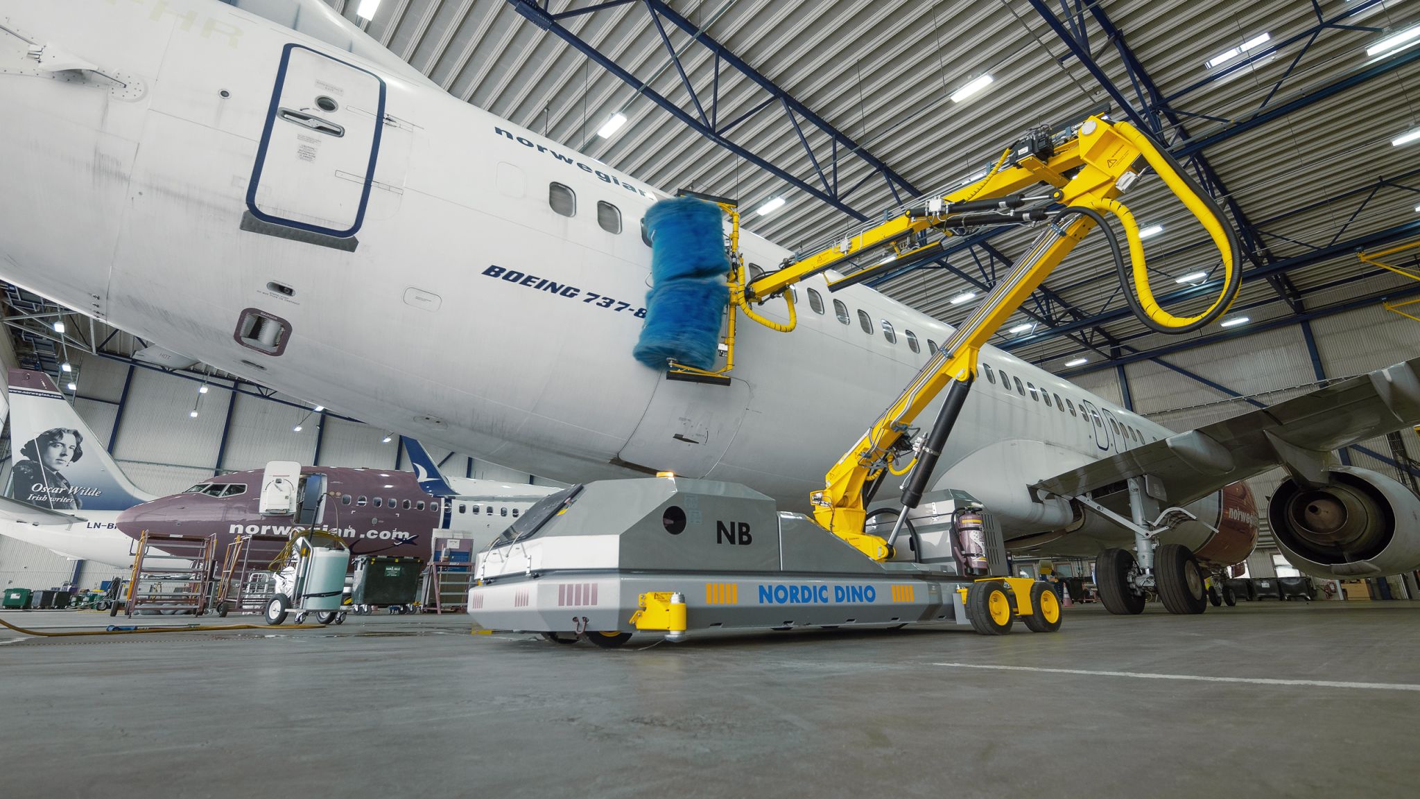 Aircraft Washing Robot NB - Nordic Dino NB Aircraft Exterior Cleaner