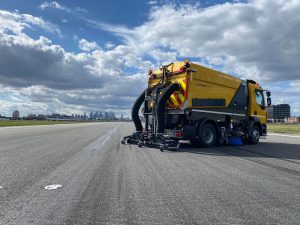 Airport Sweeper & Airport Stand Cleaner