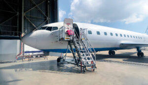 Runway stepladder 5 km/h adjustable in height